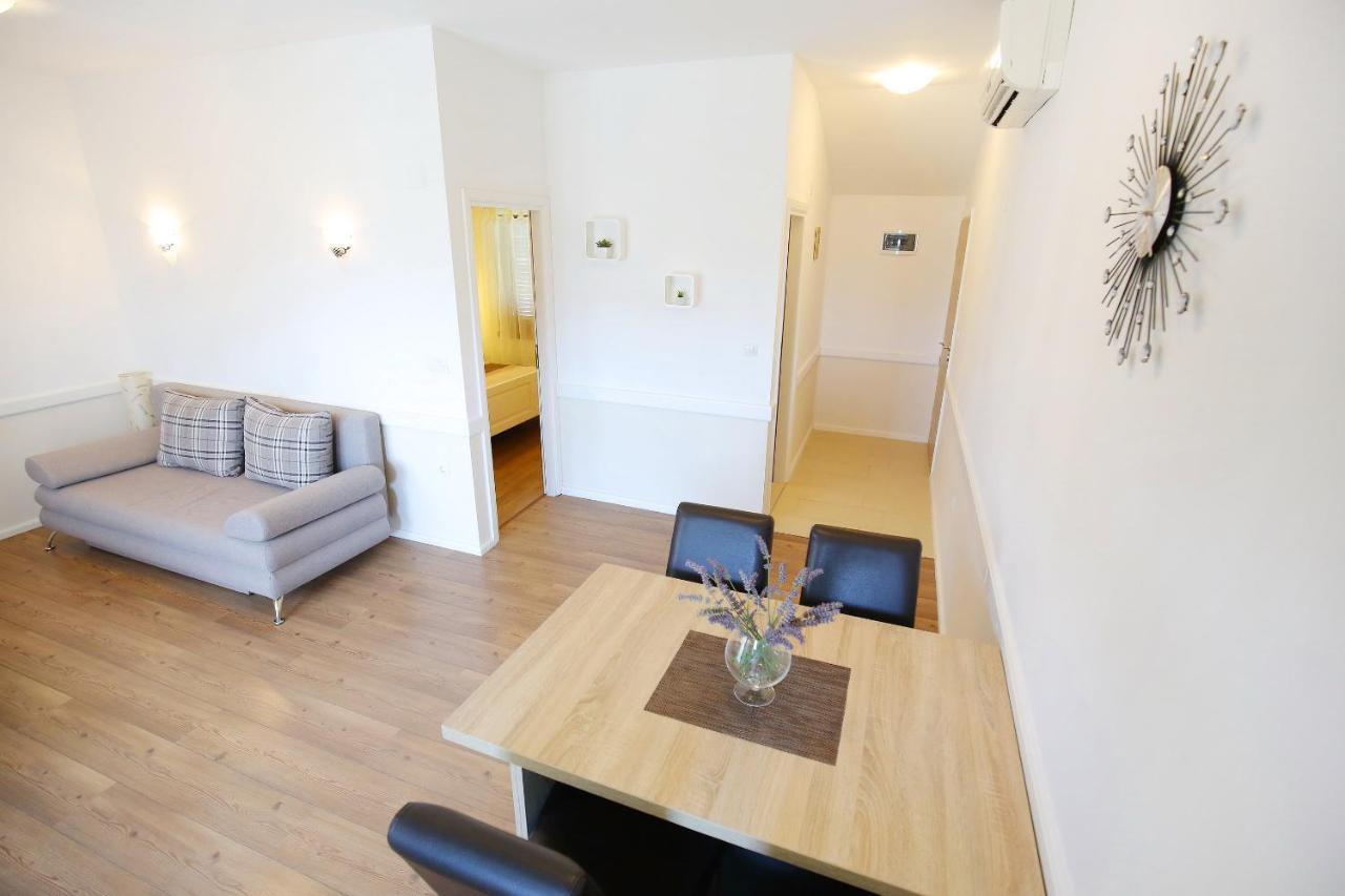 Apartmani Dane Sukošan Esterno foto