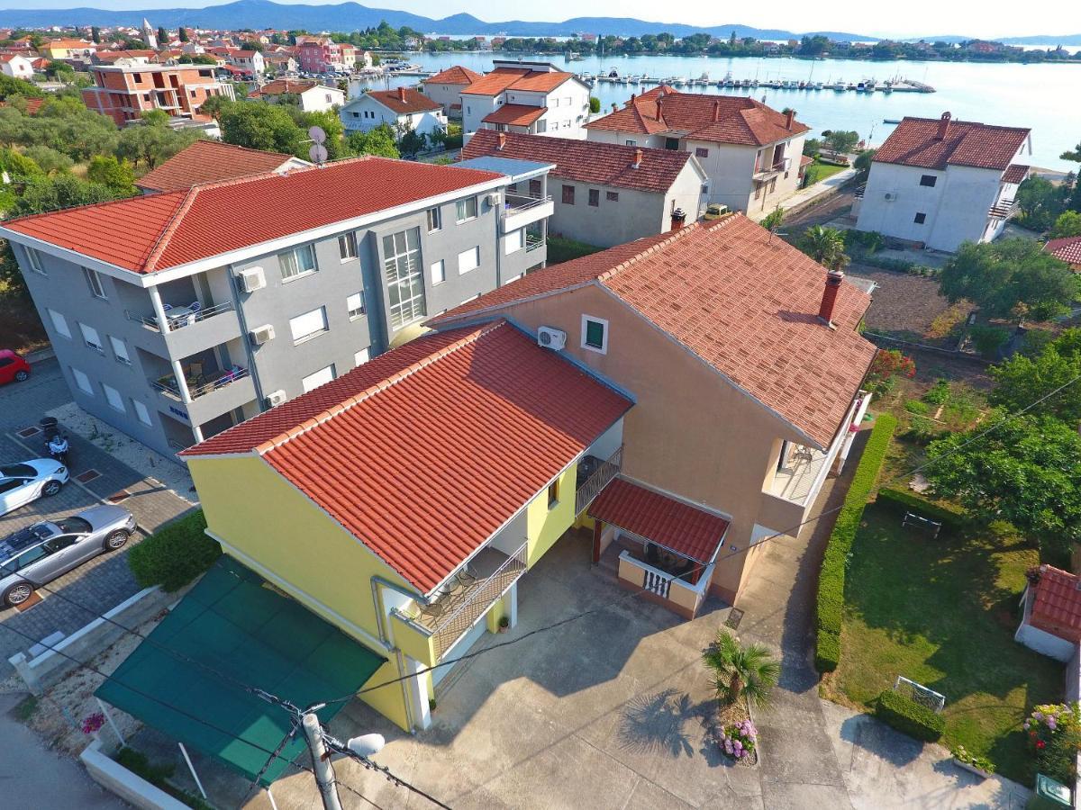 Apartmani Dane Sukošan Esterno foto