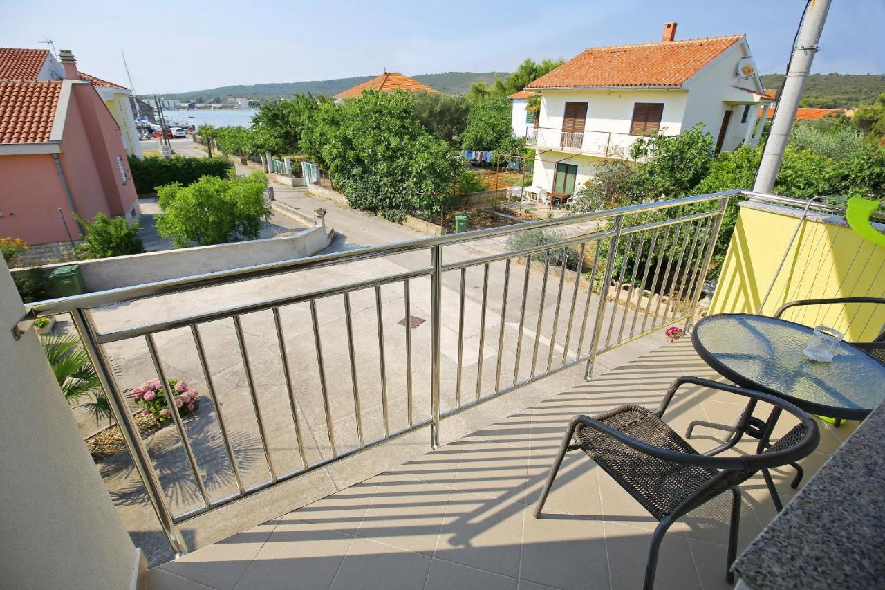 Apartmani Dane Sukošan Esterno foto