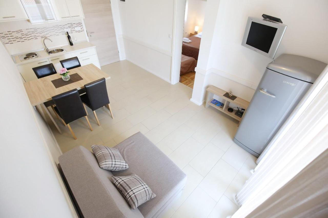 Apartmani Dane Sukošan Esterno foto